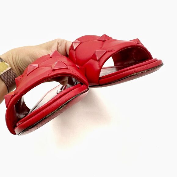 VALENTINO Rockstud Red Leather Sandal Size 39 Flat Flip Flop Slide Mule Studded - Picture 7 of 13